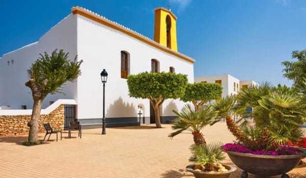 What to see in Santa Gertrudis Ibiza and how to get there?
